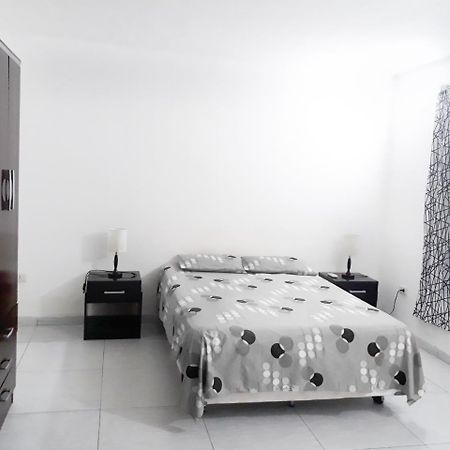 City Lodge Apart Санта Крус де ла Сиера Екстериор снимка